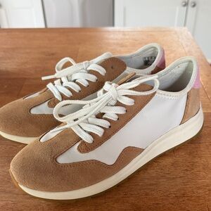 Clark’s white and Tan Sneakers